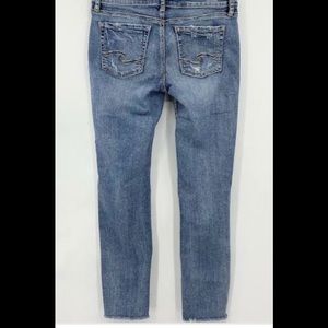 SILVER JEANS NWT Sz 26 Elyse Ankle Slim Jeans